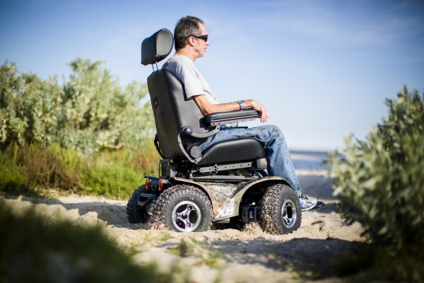 Magic Mobility X8 on sand