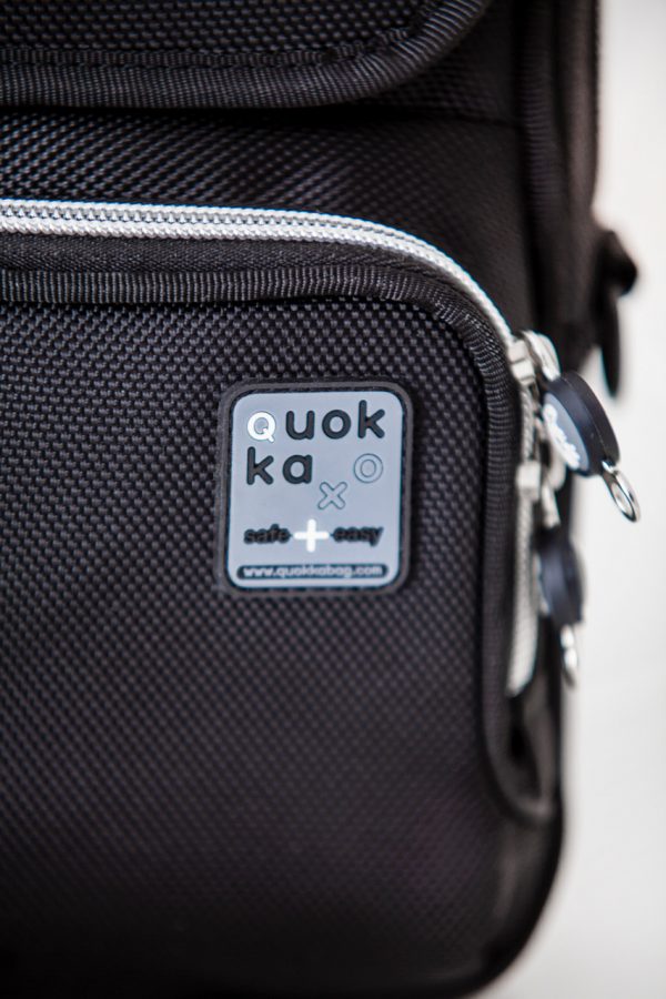Quokka Vertical bag - black - close up