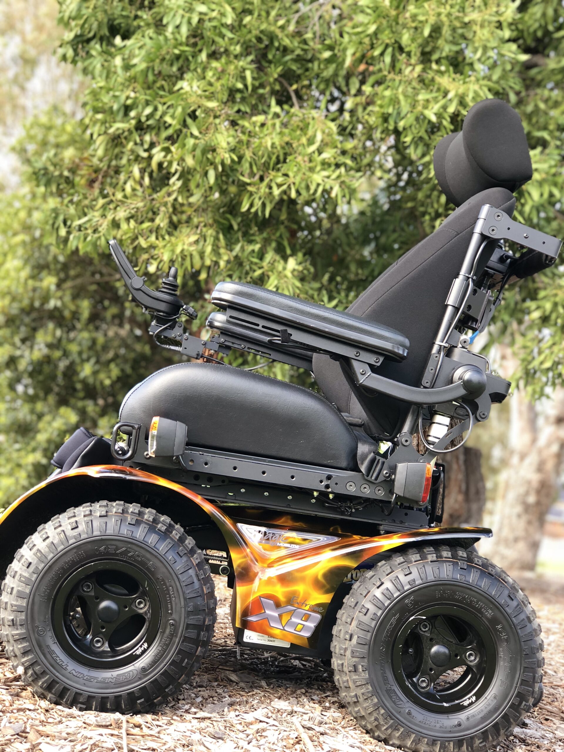 Magic Mobility Extreme X8 - side view